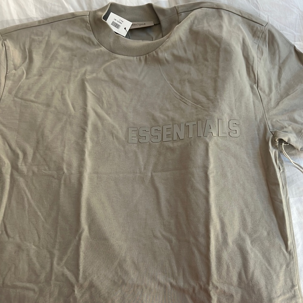 Fear of god essentials shirt sleeve